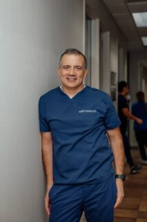 Dr. Albert Olivares